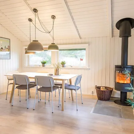 Holiday Henne Xiv Feriehus