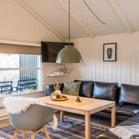 Holiday Henne Xiv Feriehus